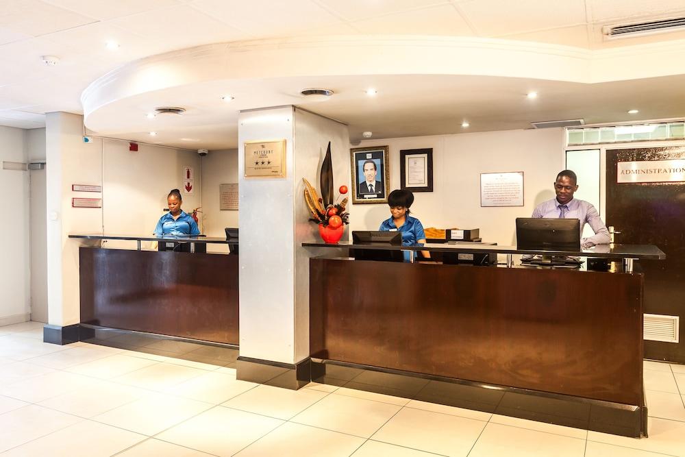 Peermont Metcourt Hotel Francistown Exterior photo